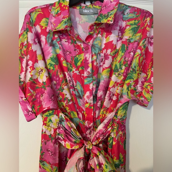 Beautiful Flower Print Button Up Tie waist dress 👗 - Picture 2 of 8